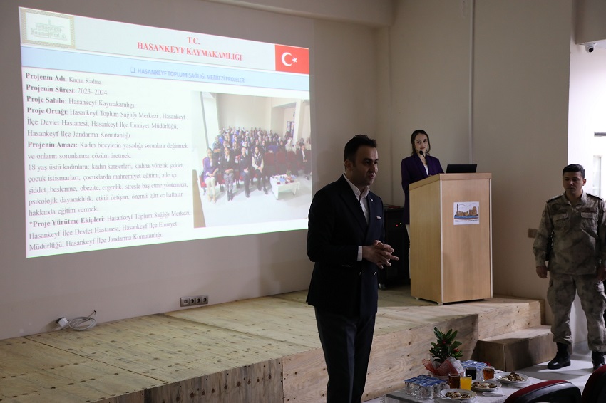 “Kadın Kadına” projesi Kapsamında Hasankeyf Halk eğitim Merkezinde Konferans gerçekleştirildi.